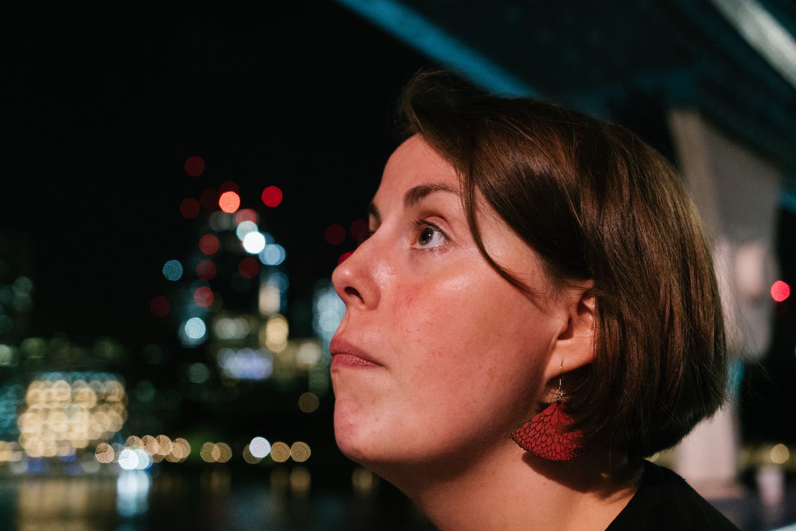 Mariana looking up in London